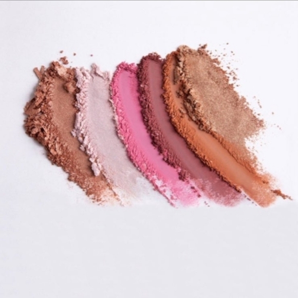 New Kenia Ontiveros blush & shine Palette‎ - Picture 5 of 8